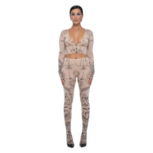 Load image into Gallery viewer, DIVINE 3 BUTTON CARDI
